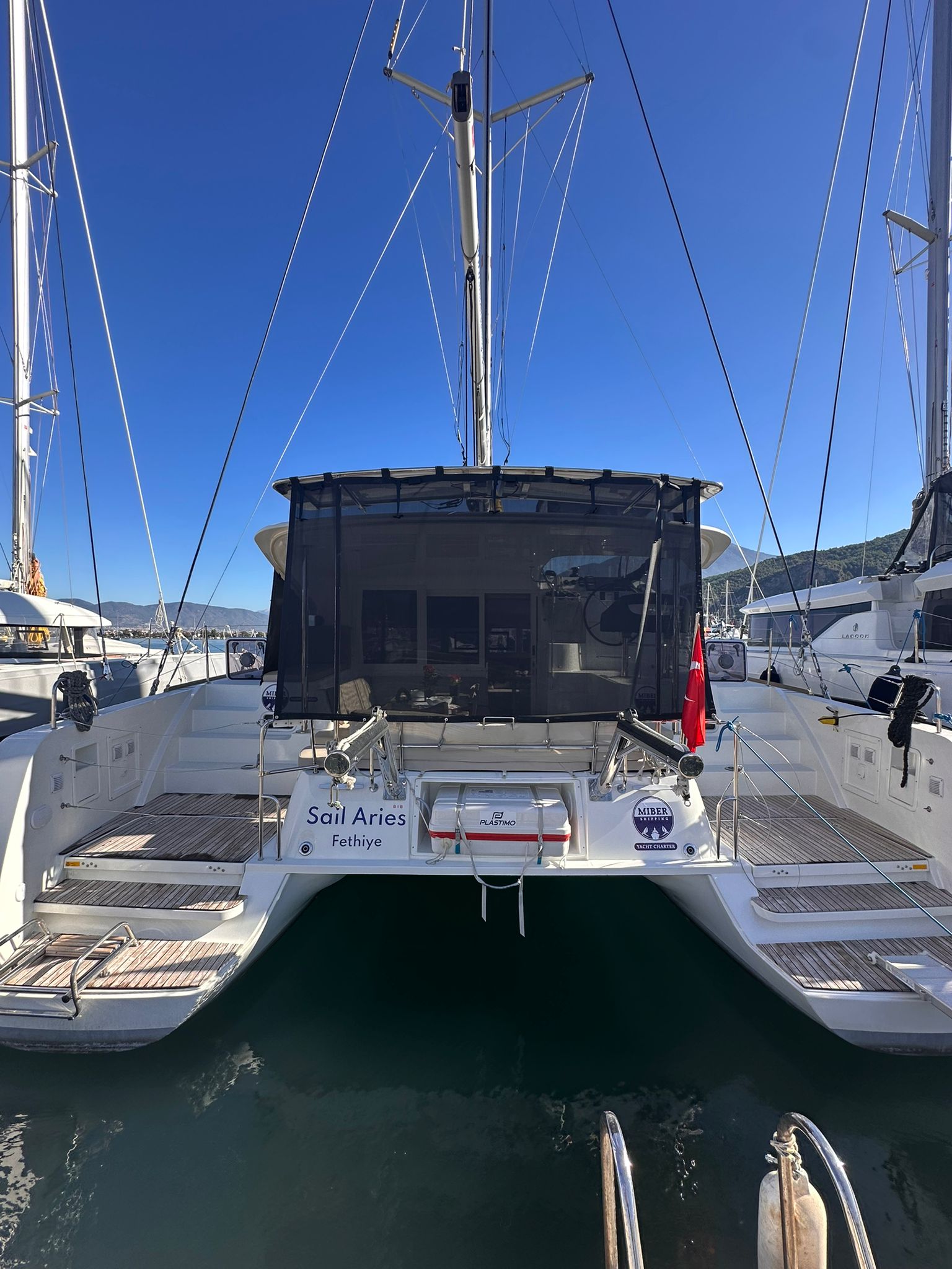 Lagoon 40 - 4 + 2 cab — photo 8