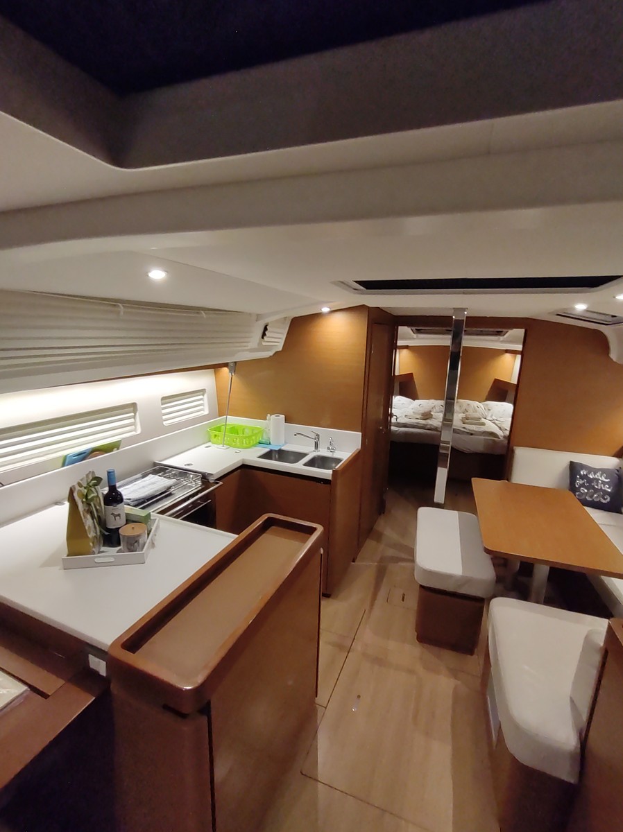 Sun Odyssey 440 - 4 cab. — photo 5