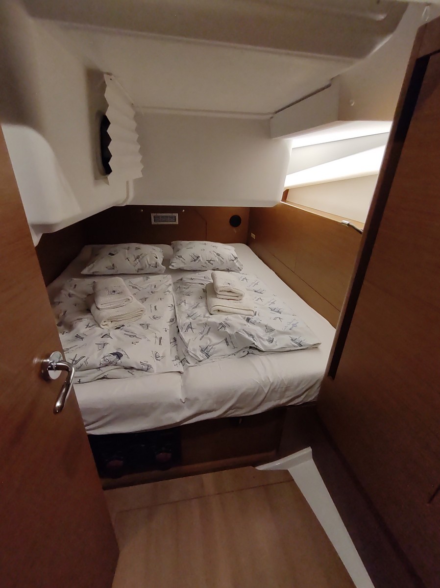 Sun Odyssey 440 - 4 cab. — photo 8