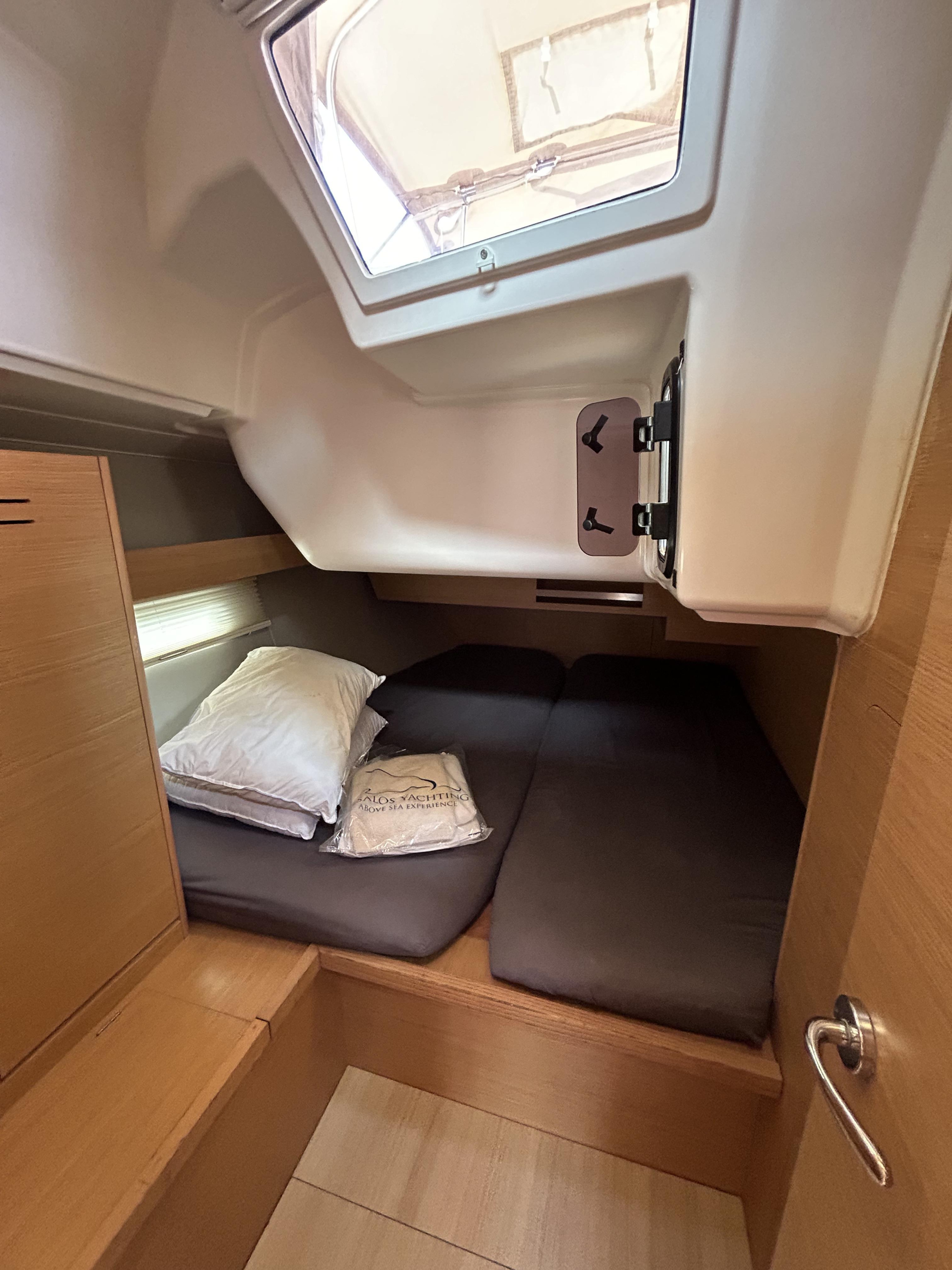 Dufour 430 GL — photo 10
