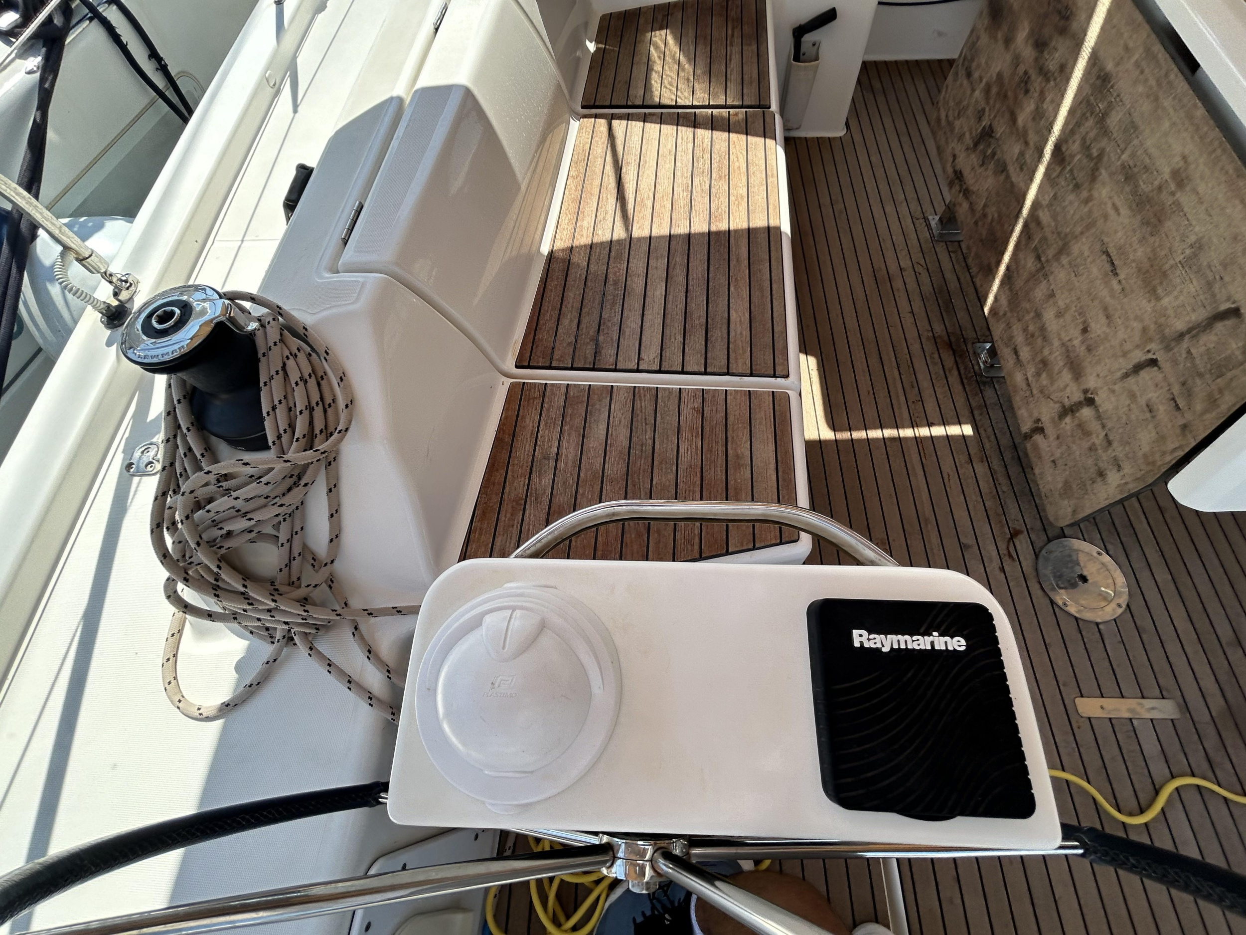 Dufour 430 GL — photo 25