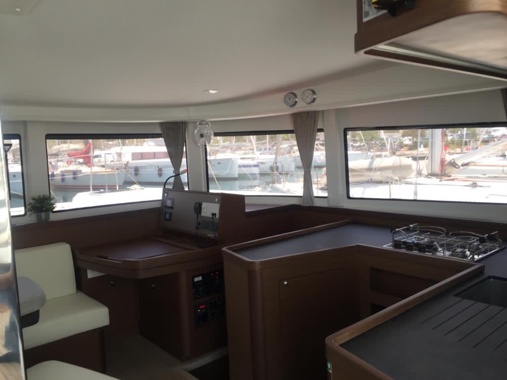 Lagoon 42 - 4 + 2 cab. — photo 12