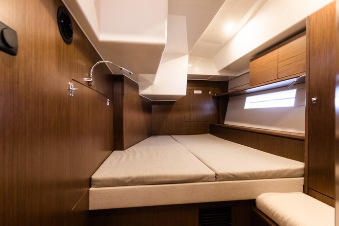 Bavaria C57 - 4 + 1 cab. — photo 16