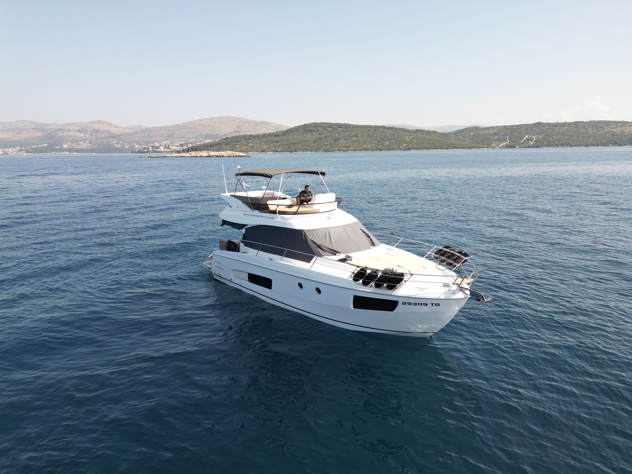 Bavaria Virtess 420 Fly — photo 5