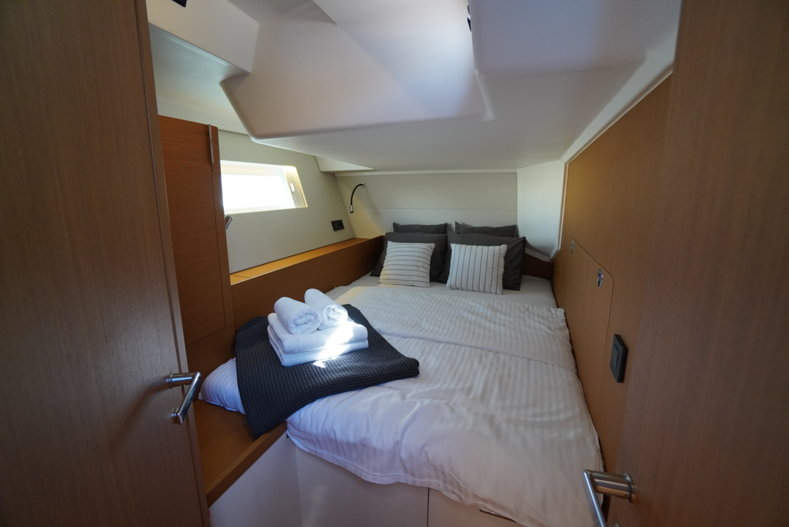 First 53 - 3 + 1 cab. — photo 14