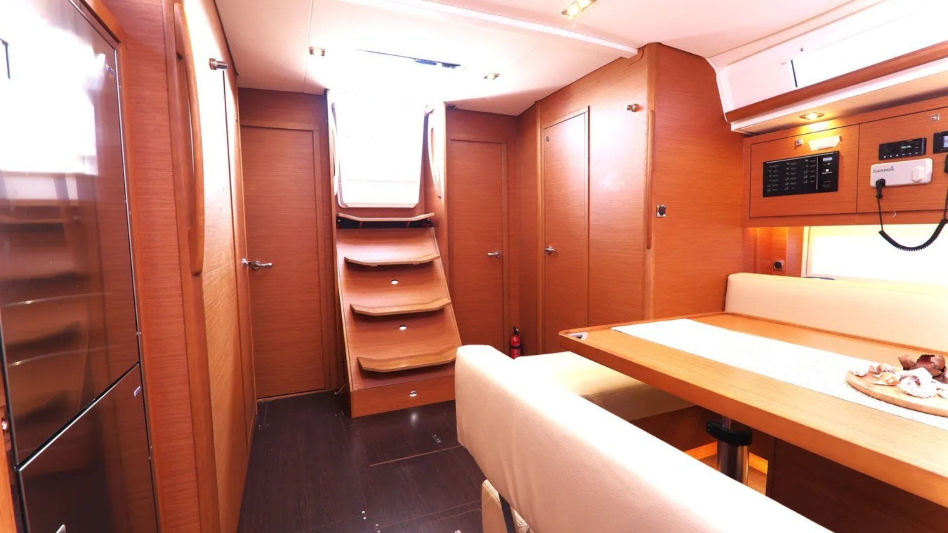Dufour 470 - 4 + 1 cab. — photo 7