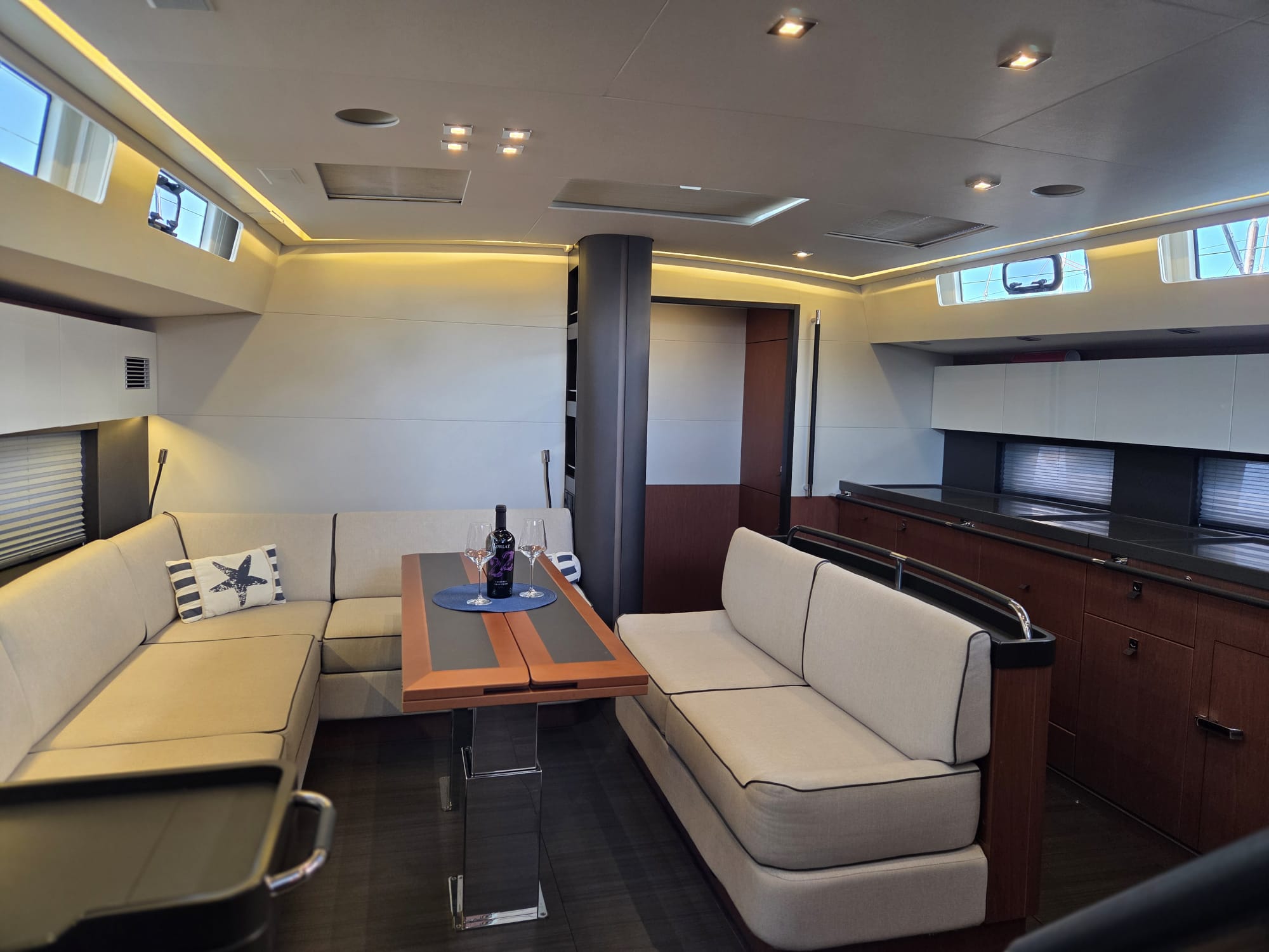 Oceanis Yacht 62 - 3 + 1 — photo 6
