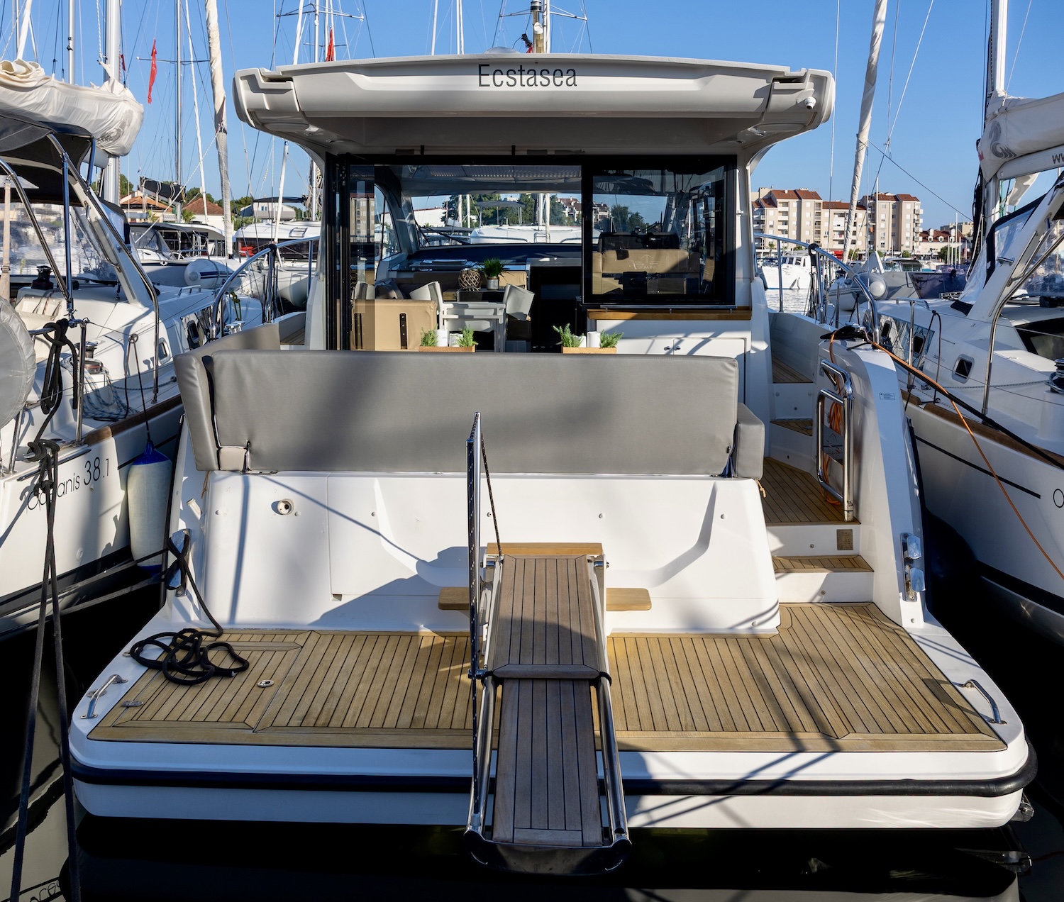 Sealine C390 — photo 1