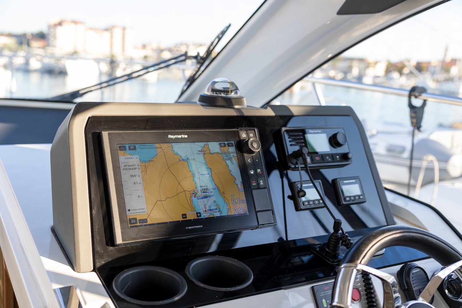 Sealine C390 — photo 16