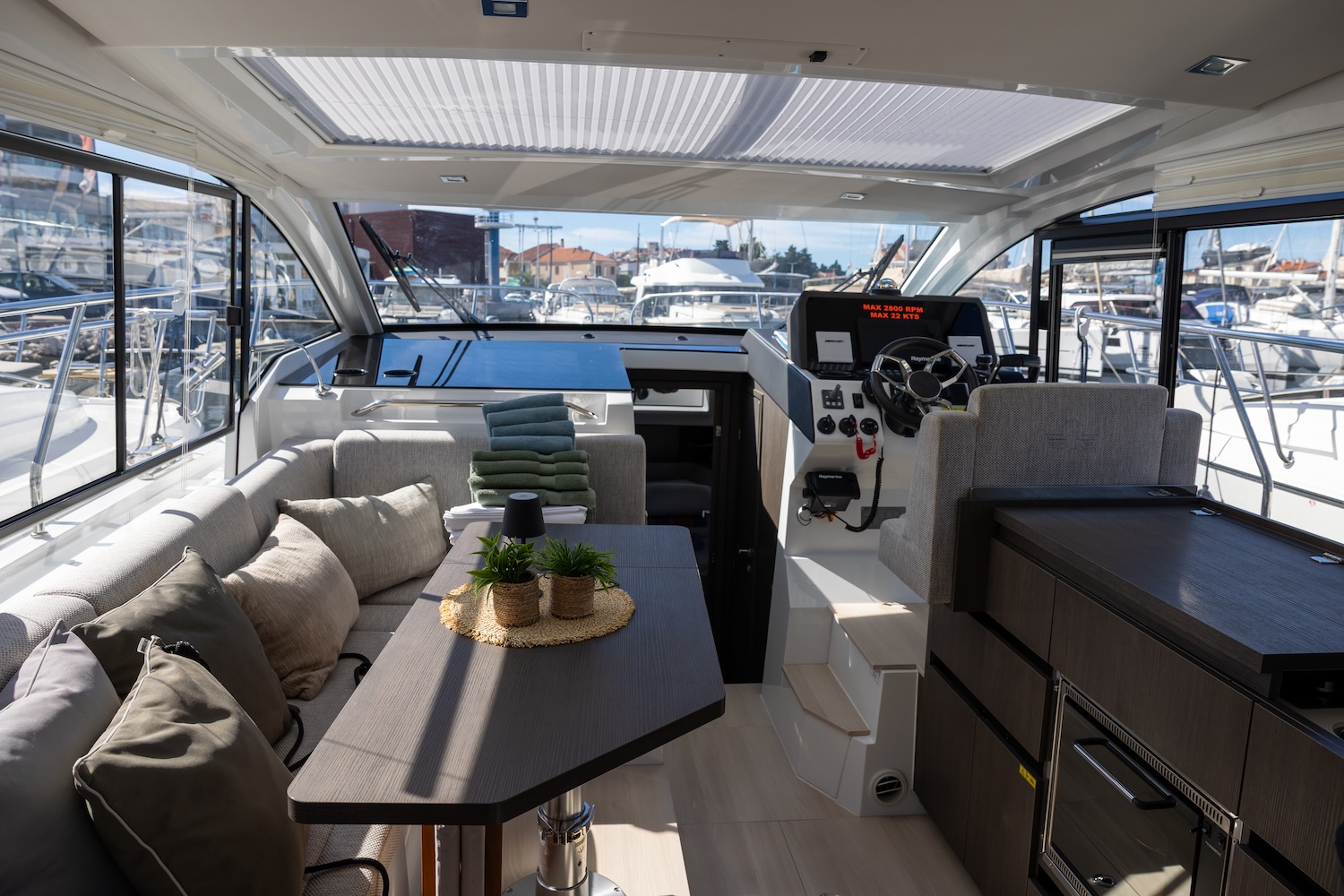 Sealine C335 — photo 8