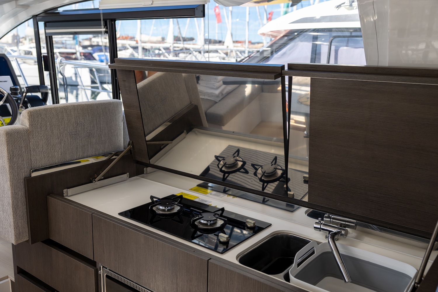 Sealine C335 — photo 11