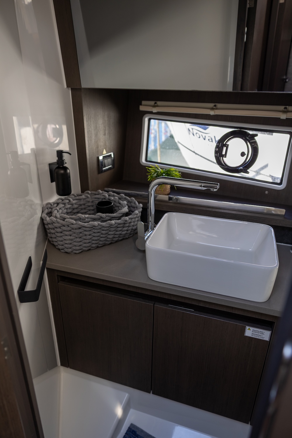 Sealine C335 — photo 15
