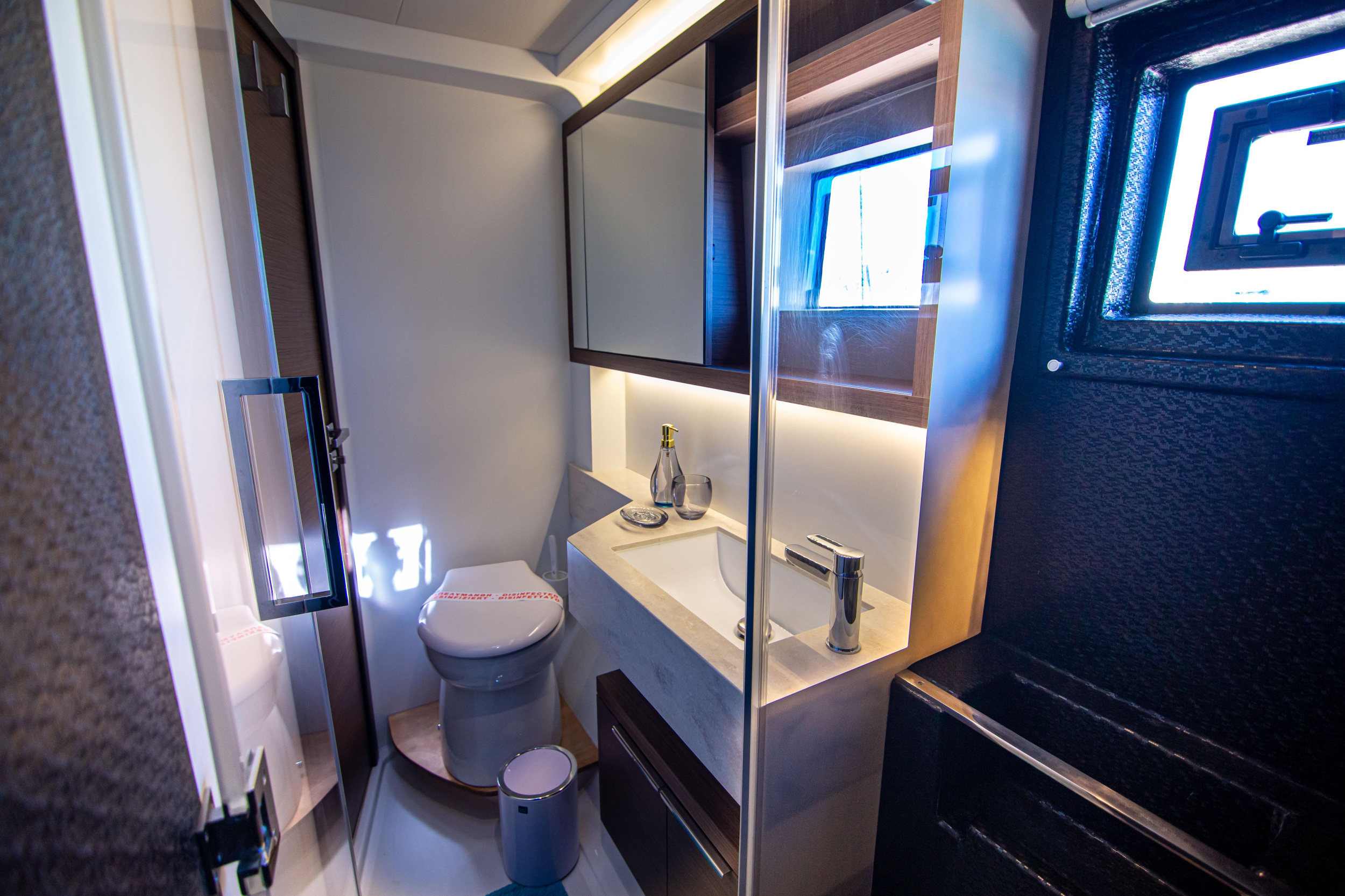Lagoon 50 - 6 + 2 cab. — photo 21