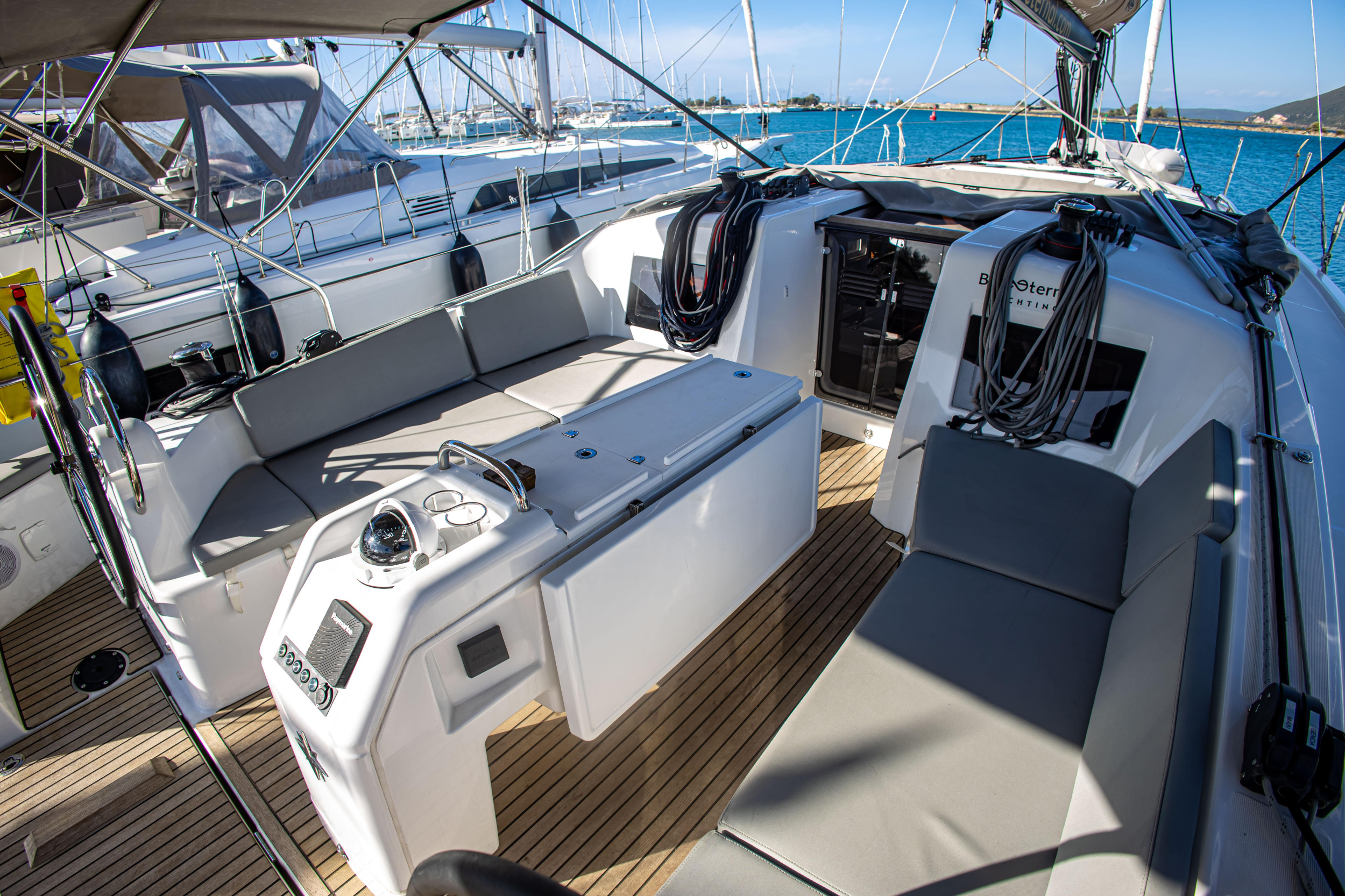 Sun Odyssey 410 - 3 cab. — photo 8