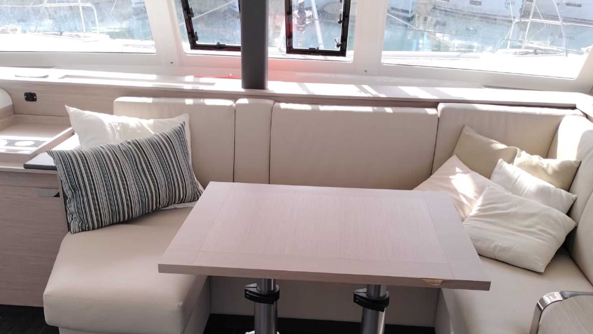 Fountaine Pajot Isla 40 - 4 + 1 cab. — photo 8