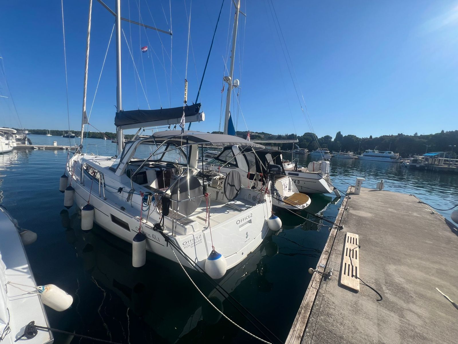 Oceanis 41.1 — photo 10