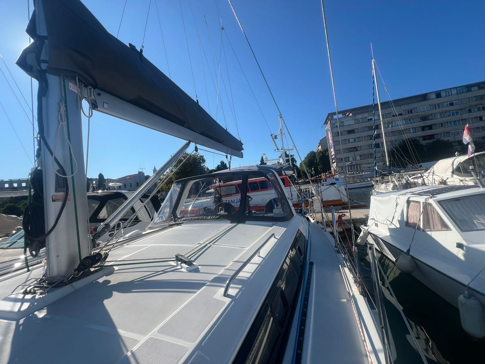 Oceanis 41.1 — photo 11