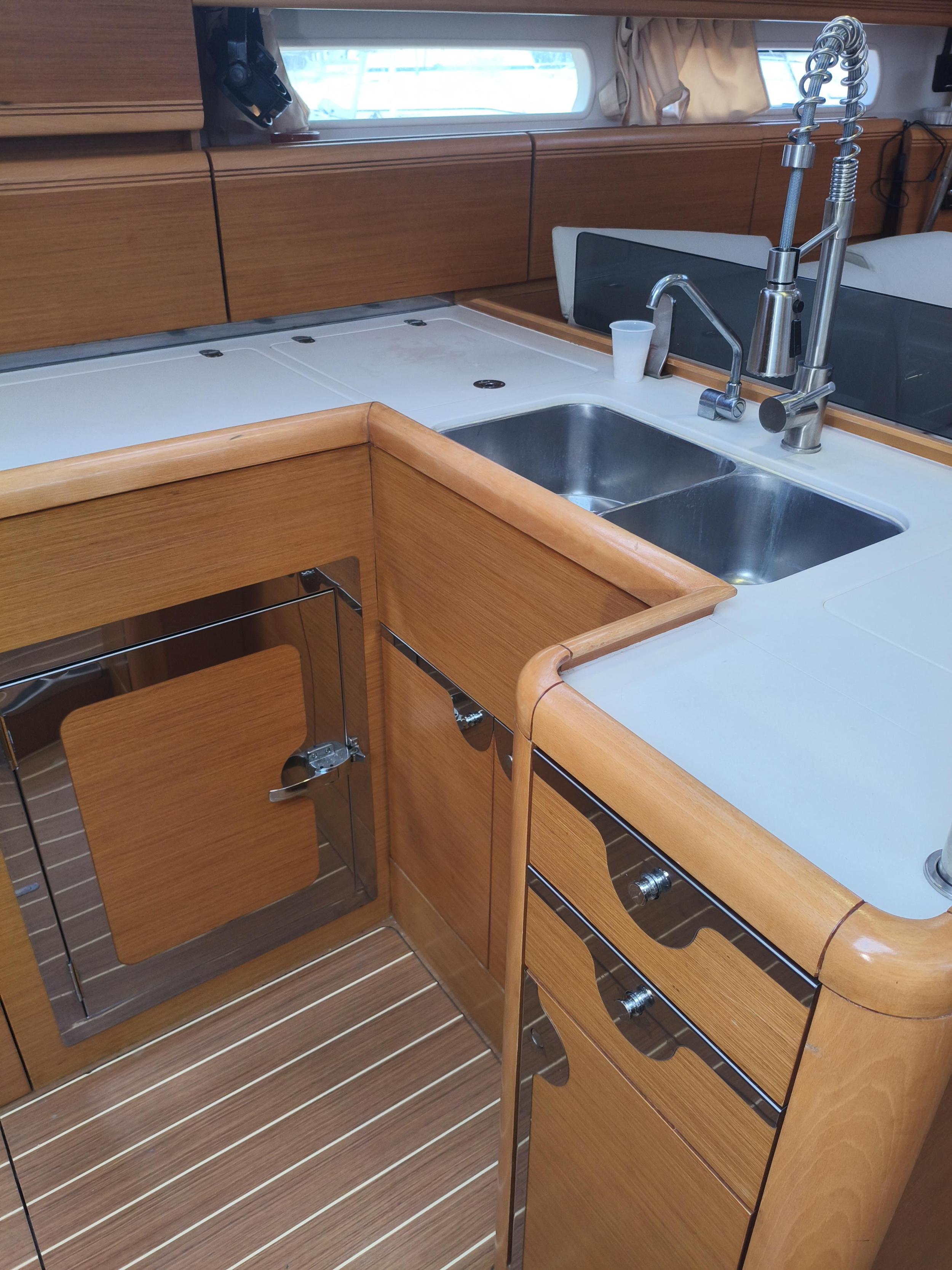 Jeanneau 53 - 4 cab. — photo 8