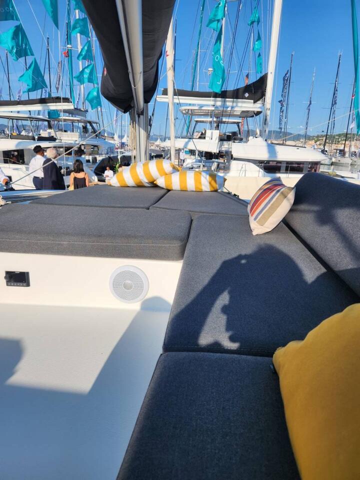 Lagoon 43 - 4 + 2 cab. — photo 7