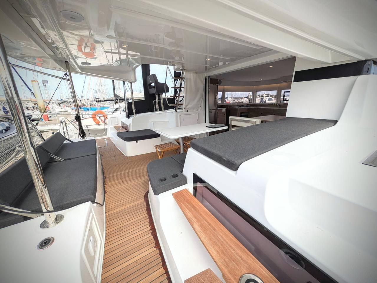 Lagoon 43 - 4 + 2 cab. — photo 10