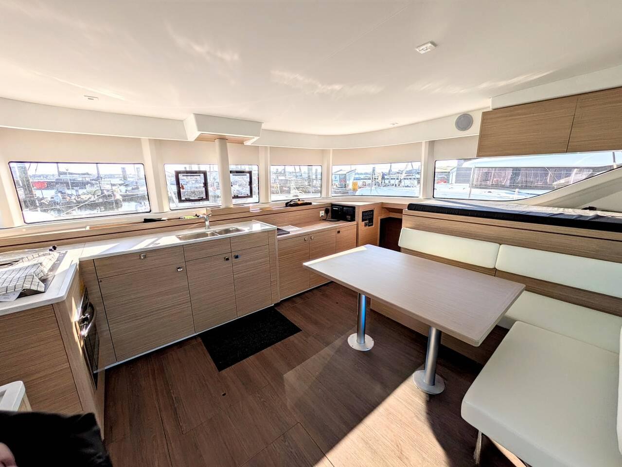 Lagoon 43 - 4 + 2 cab. — photo 15