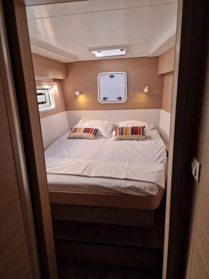 Lagoon 43 - 4 + 2 cab. — photo 17