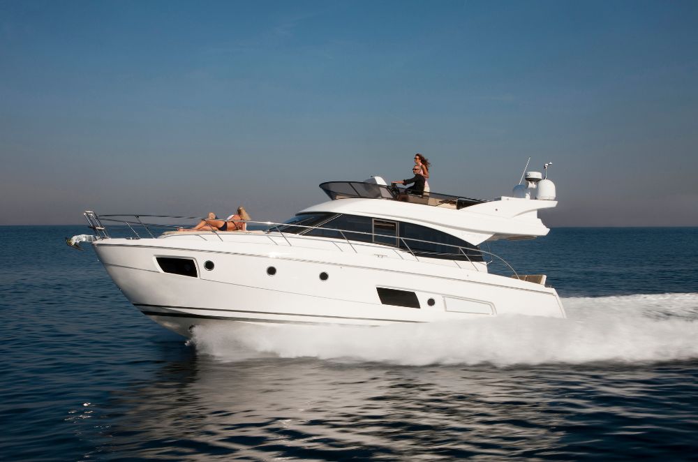 Bavaria Virtess 420 Fly — photo 3