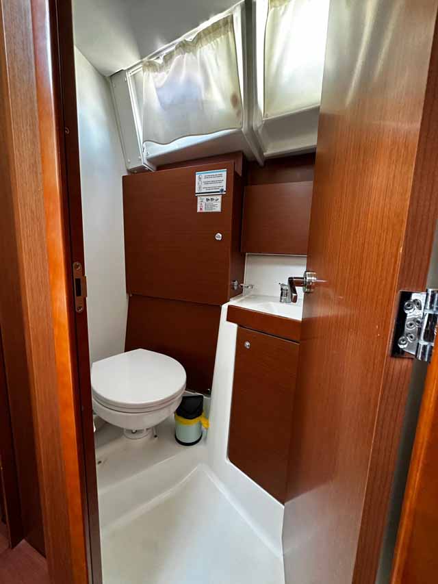 Oceanis 38.1 — photo 18