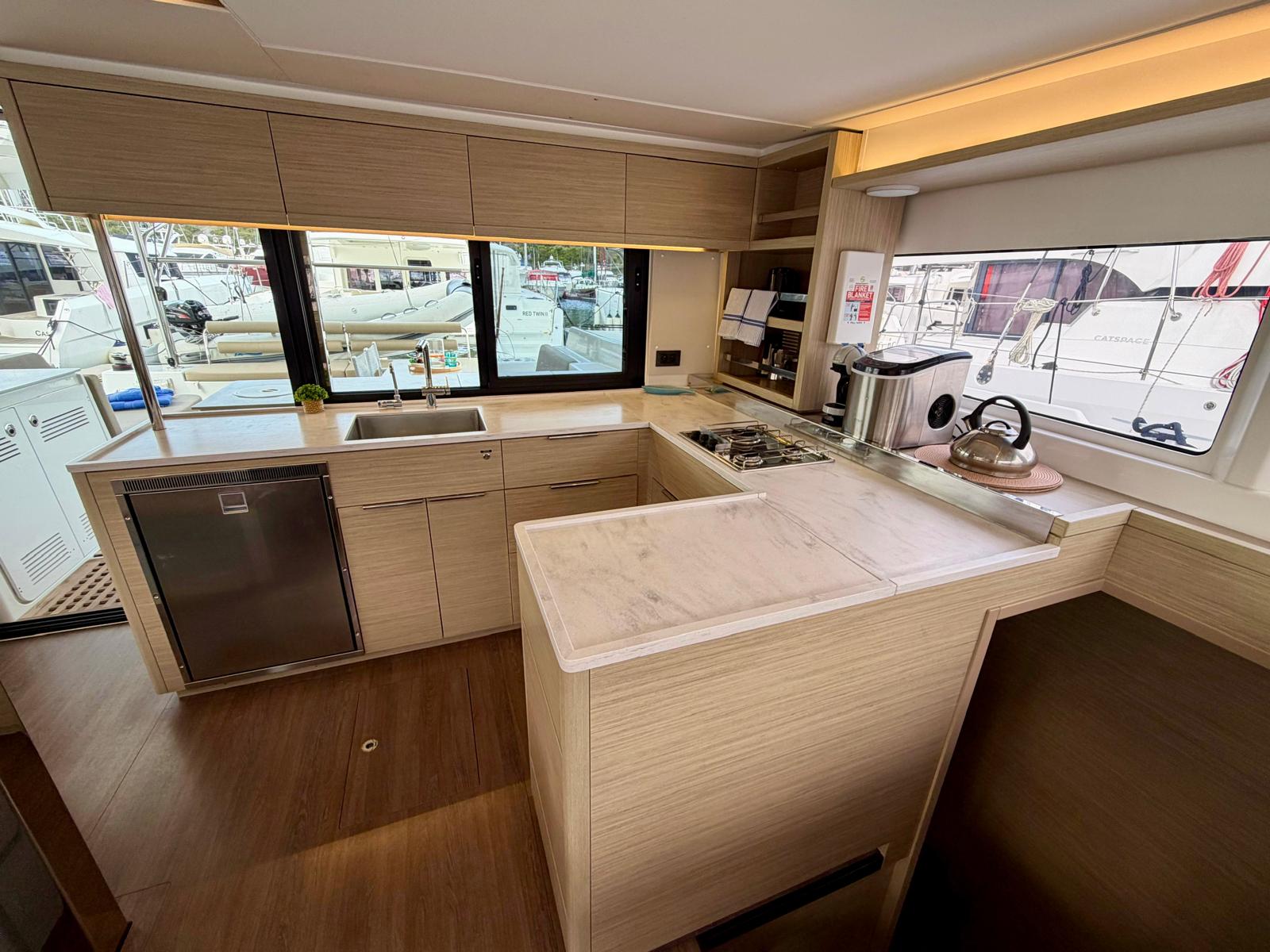 Lagoon 46 - 4 + 2 cab. — photo 14