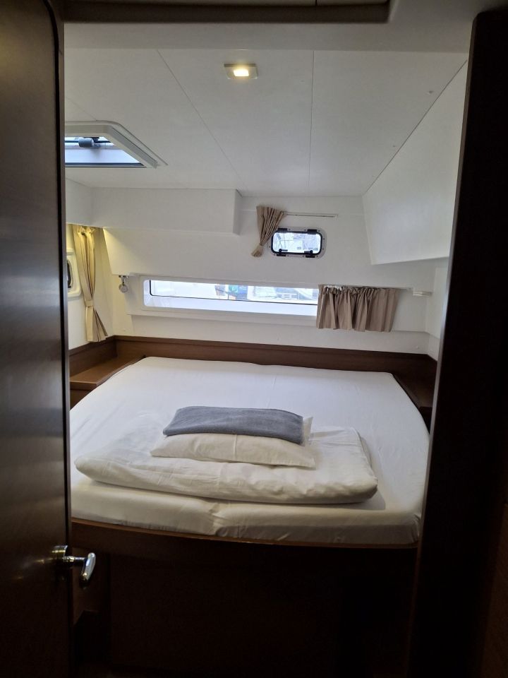 Lagoon 42 - 4 + 2 cab. — photo 9