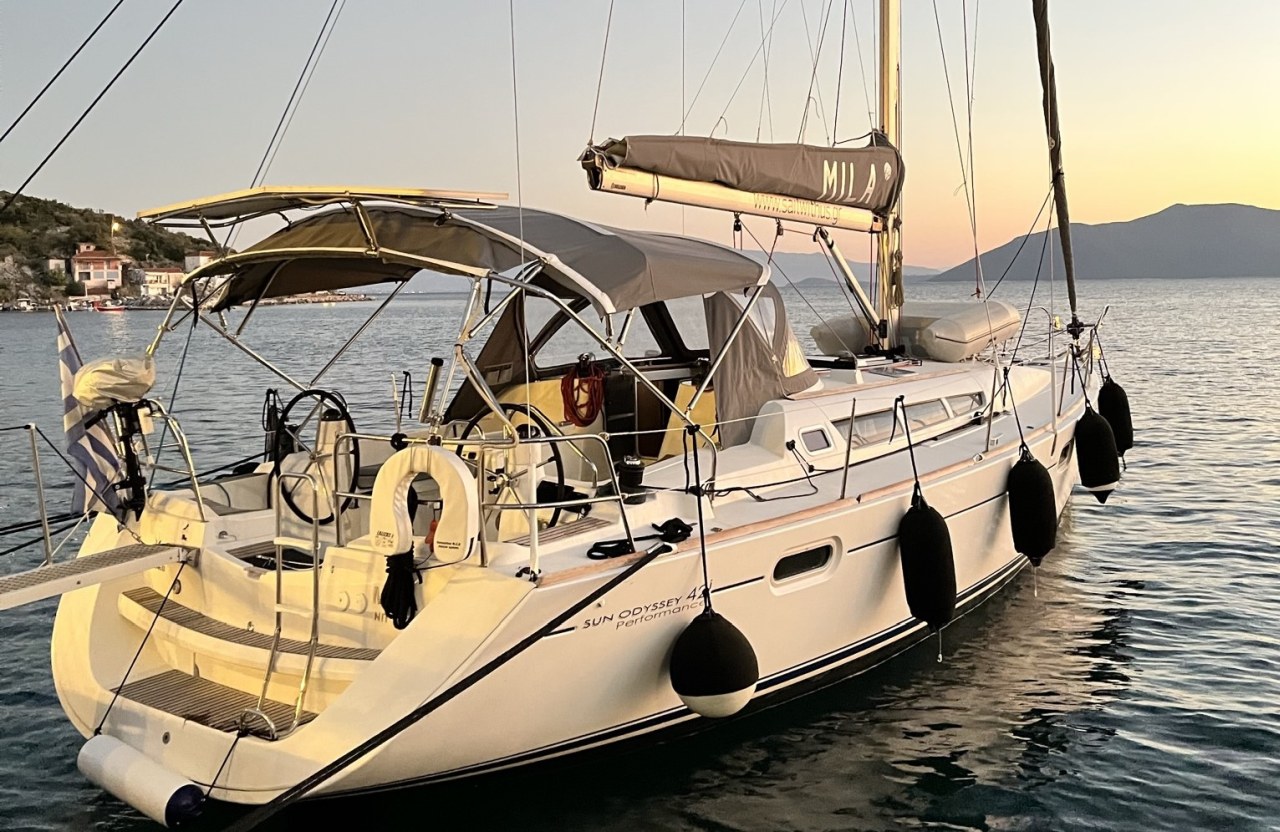 Sun Odyssey 42i — photo 1