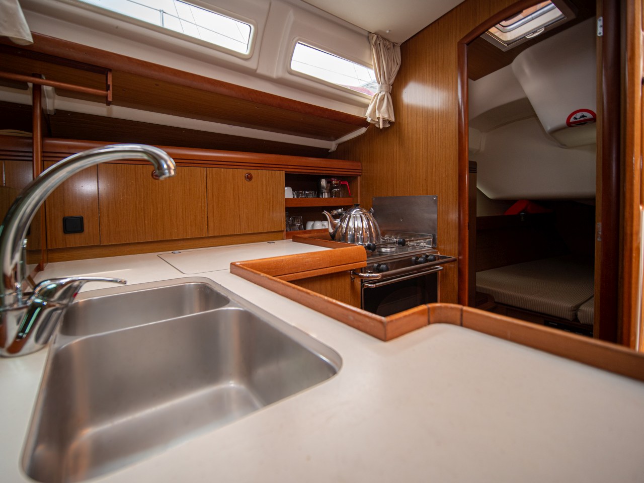Sun Odyssey 42i — photo 15