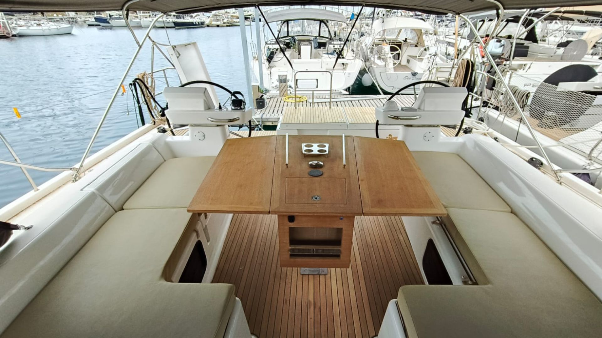 Dufour 56 Exclusive - 4 + 1 cab. — photo 7