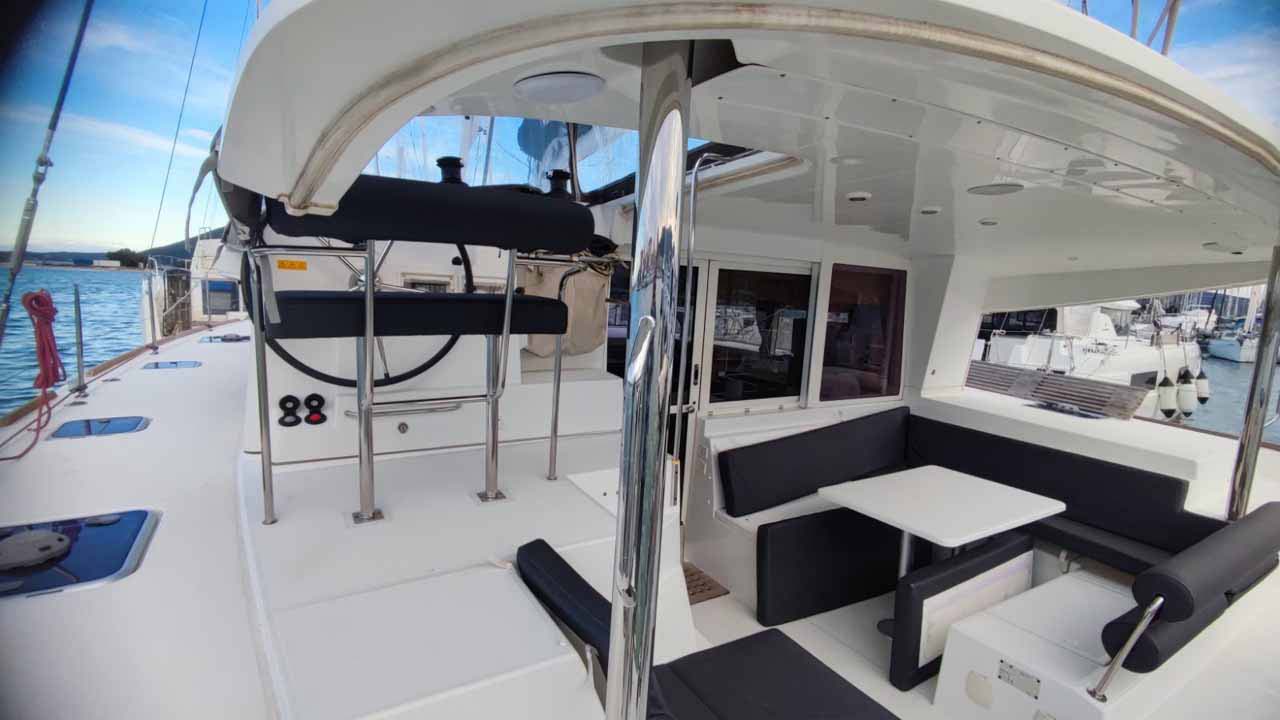 Lagoon 400 S2 — photo 3