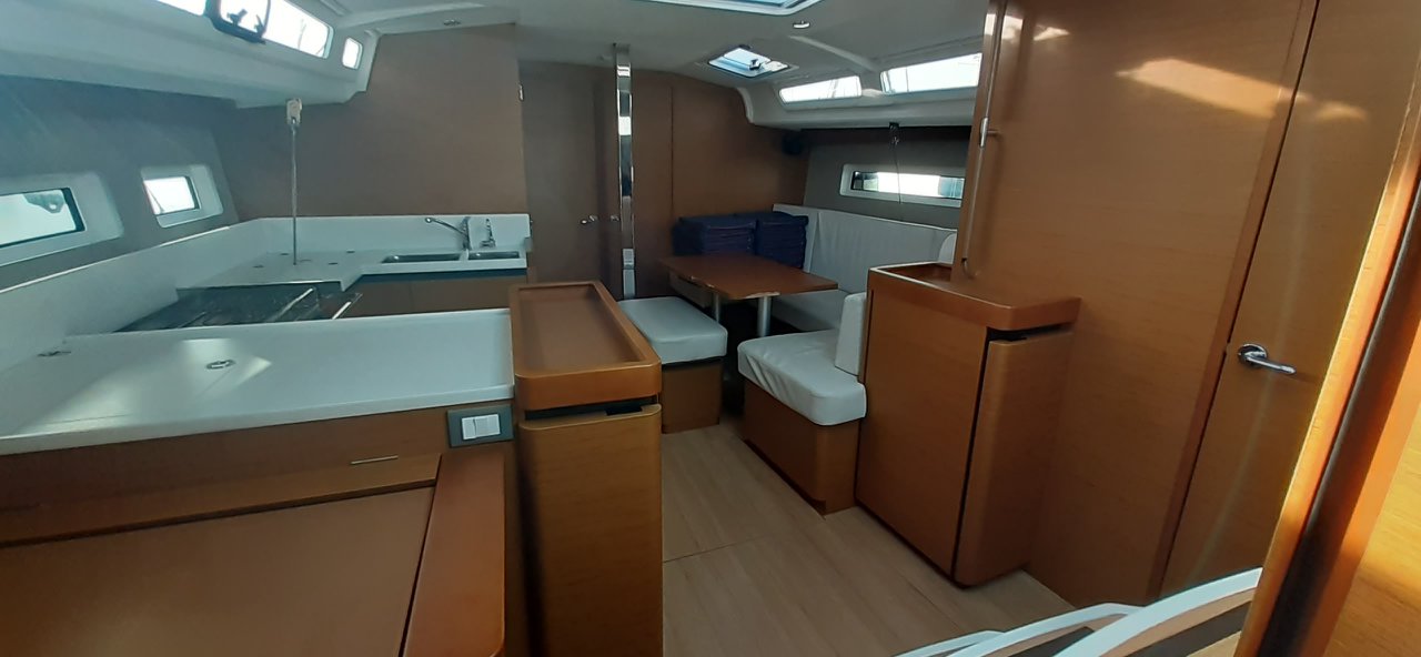 Sun Odyssey 440 - 4 cab. — photo 4
