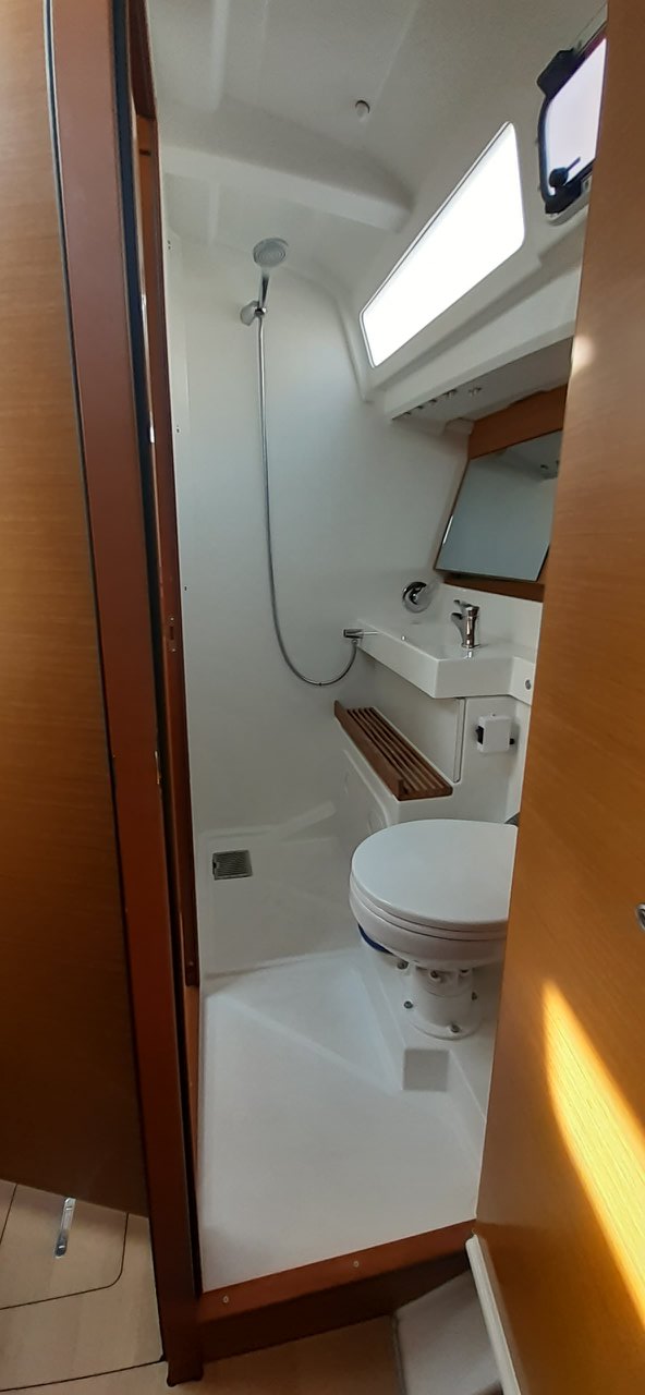 Sun Odyssey 440 - 4 cab. — photo 8