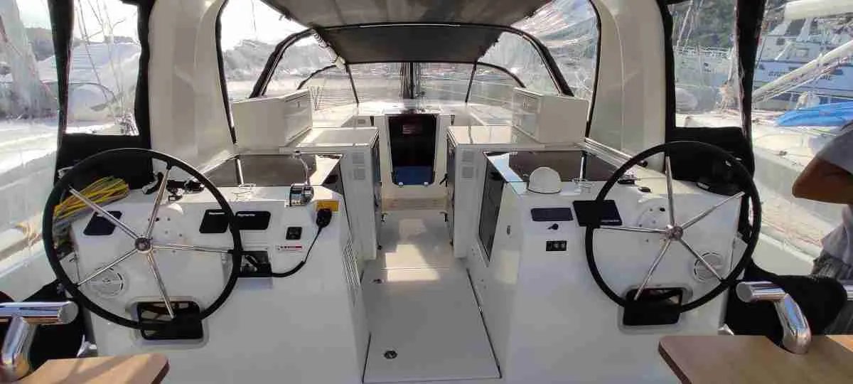 Sun Loft 47 - 6 + 1 cab. — photo 4