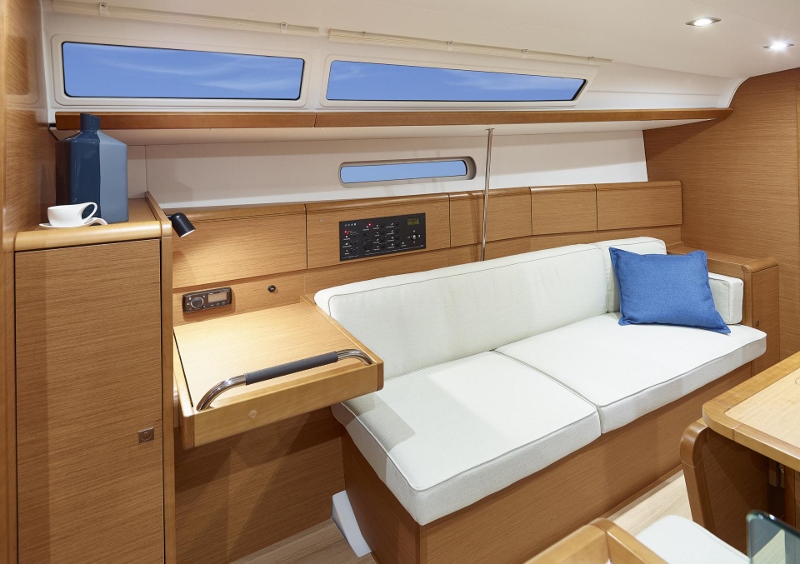 Sun Odyssey 389 — photo 6