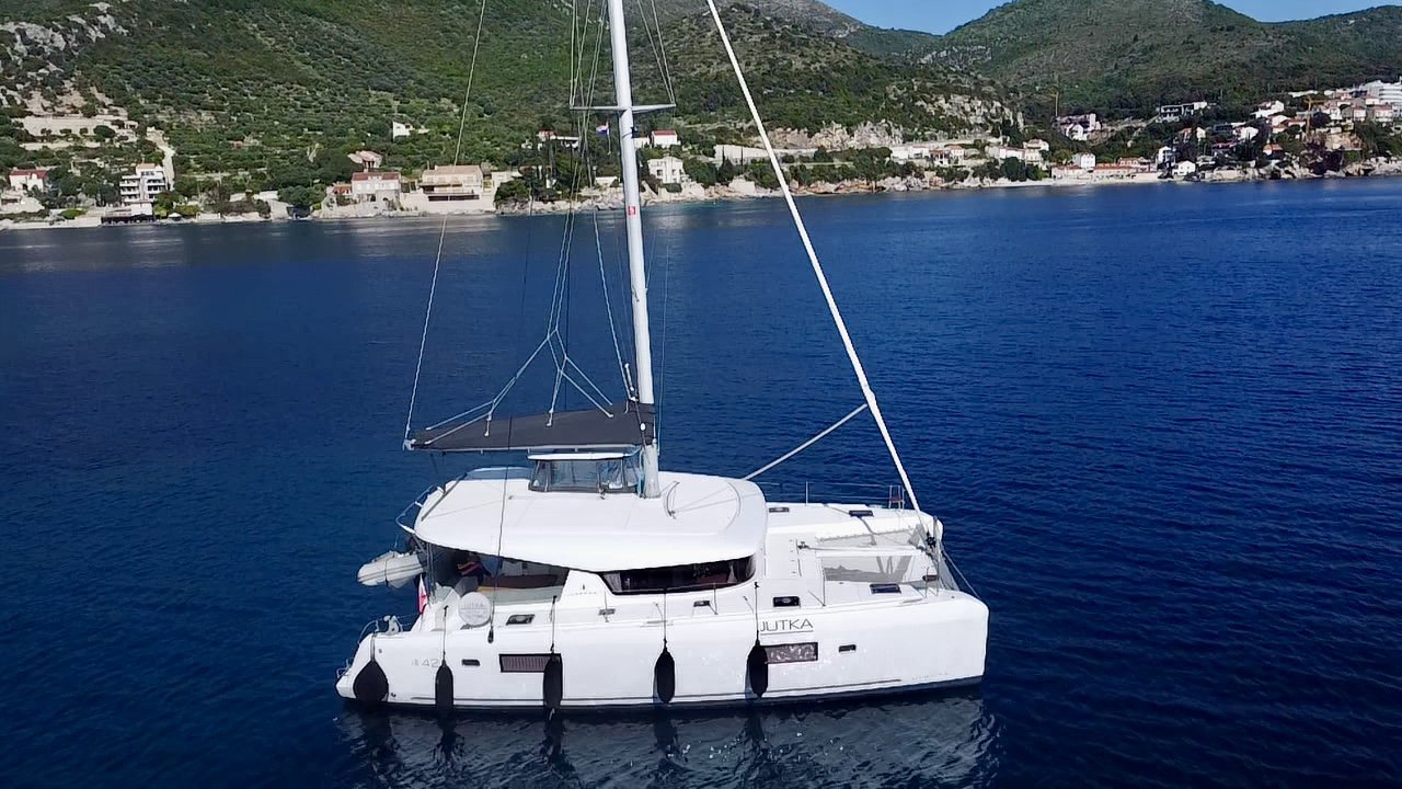 Lagoon 42 OW — photo 7