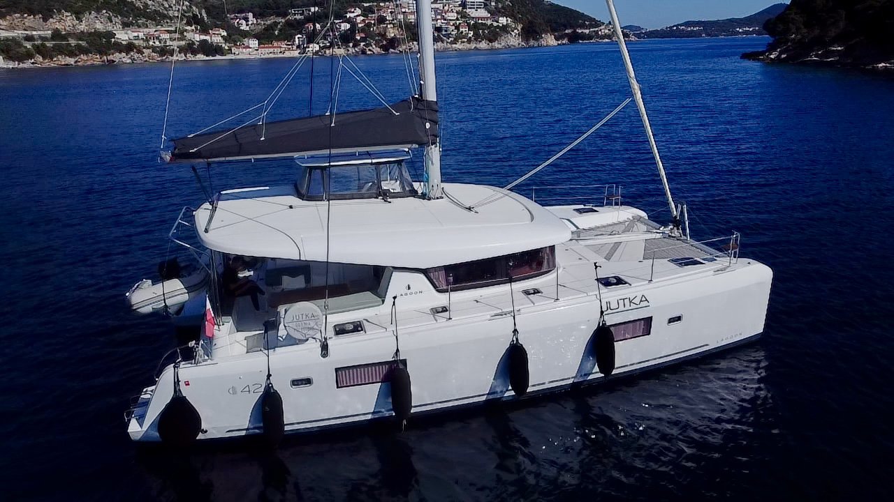 Lagoon 42 OW — photo 9