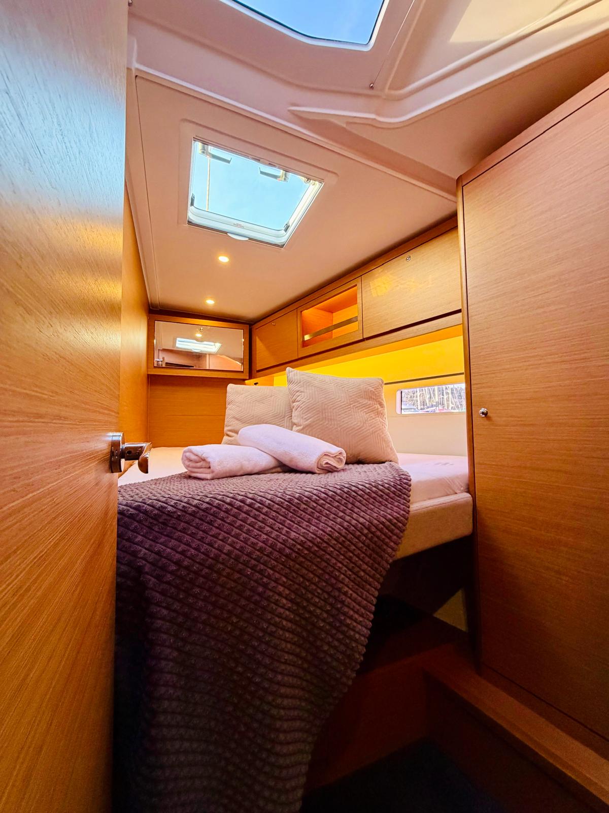 Dufour 530 - 5 + 1 cab. — photo 12