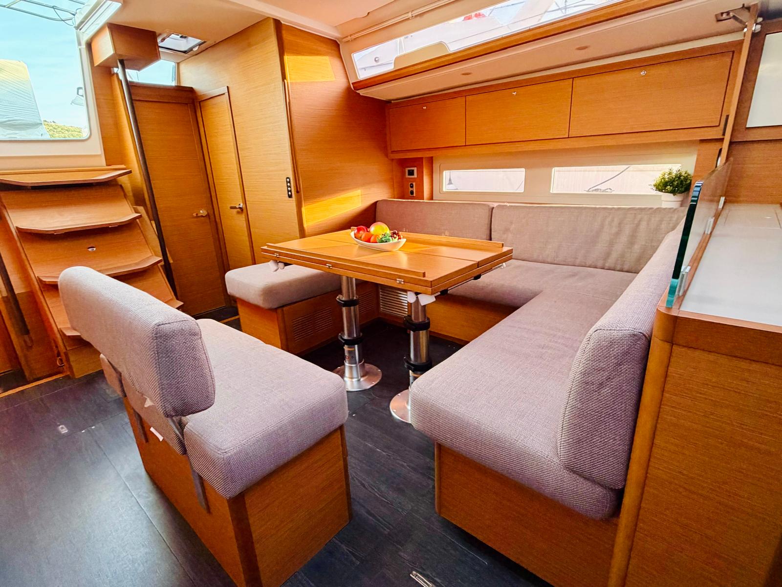 Dufour 530 - 5 + 1 cab. — photo 16