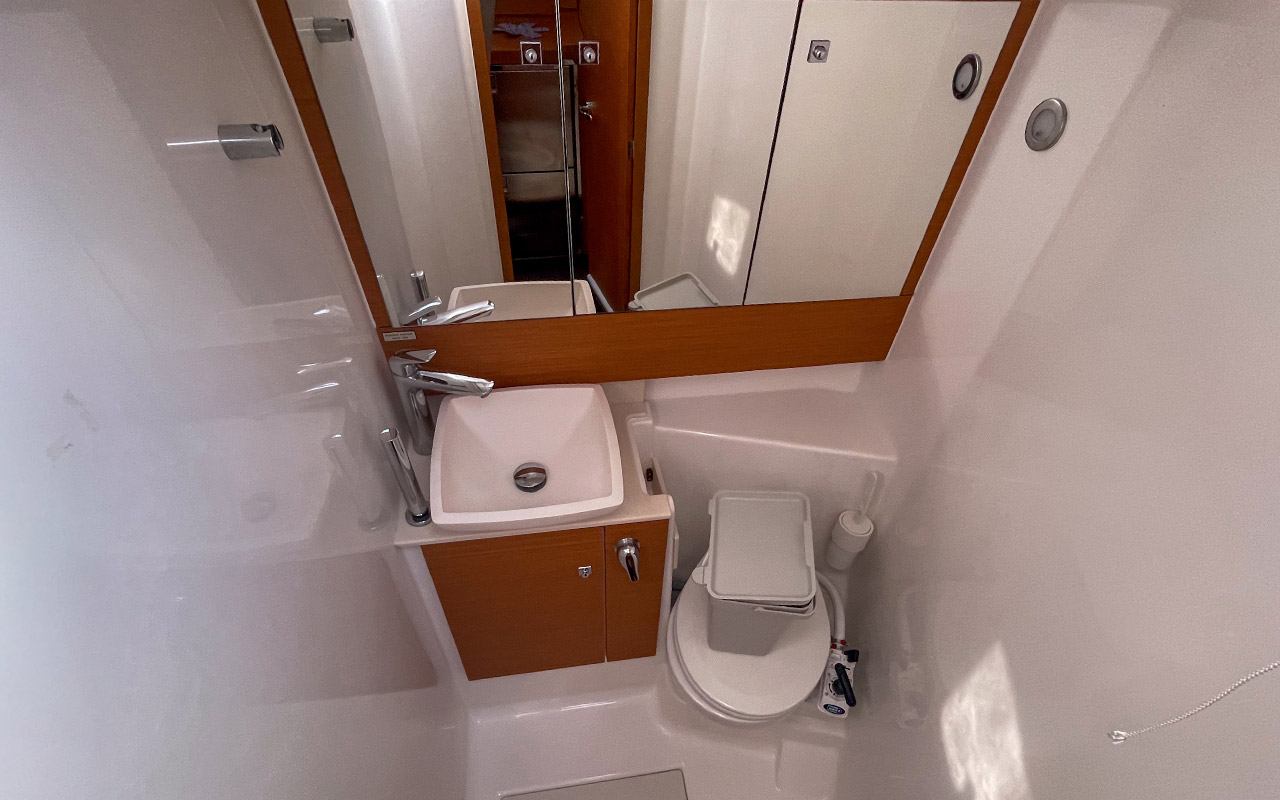 Dufour 430 — photo 25