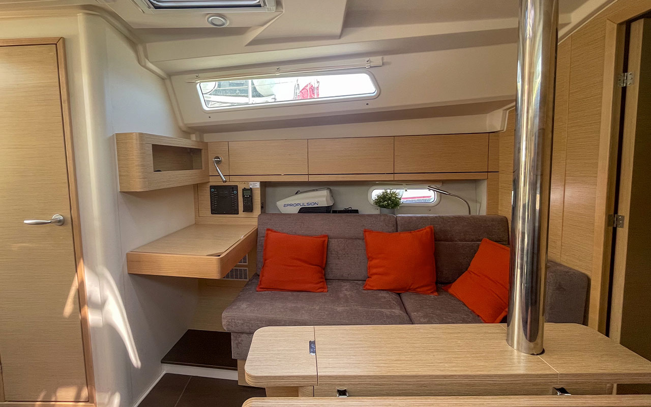 Hanse 348- 3 cab. — photo 8