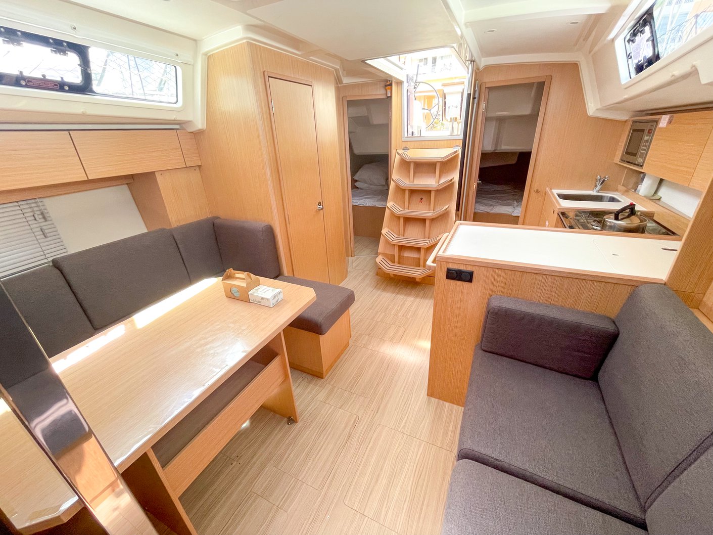 Bavaria C38 — photo 10