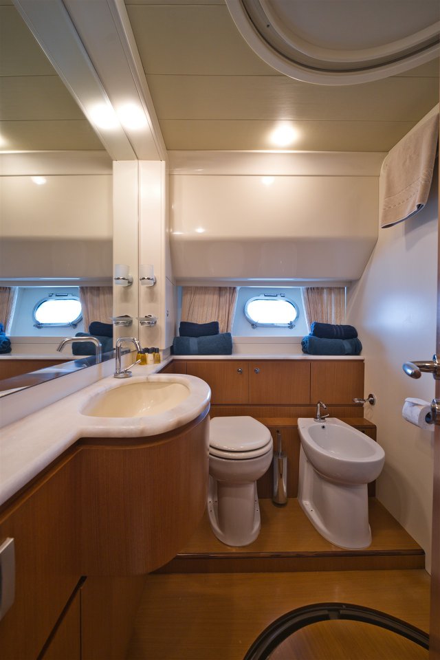Ferretti Yachts 681 — photo 38