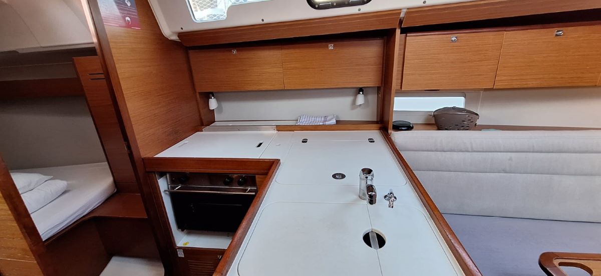 Dufour 360 GL - 3 cab. — photo 4