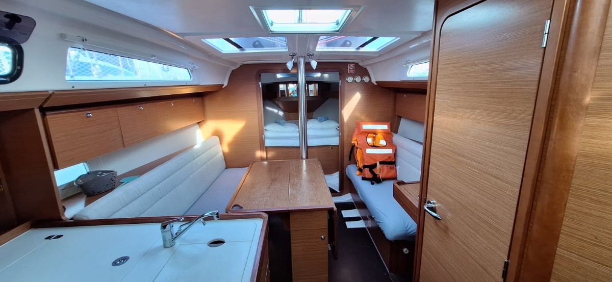 Dufour 360 GL - 3 cab. — photo 5