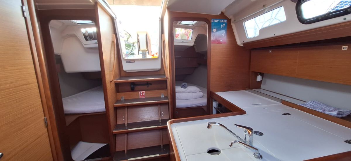 Dufour 360 GL - 3 cab. — photo 6