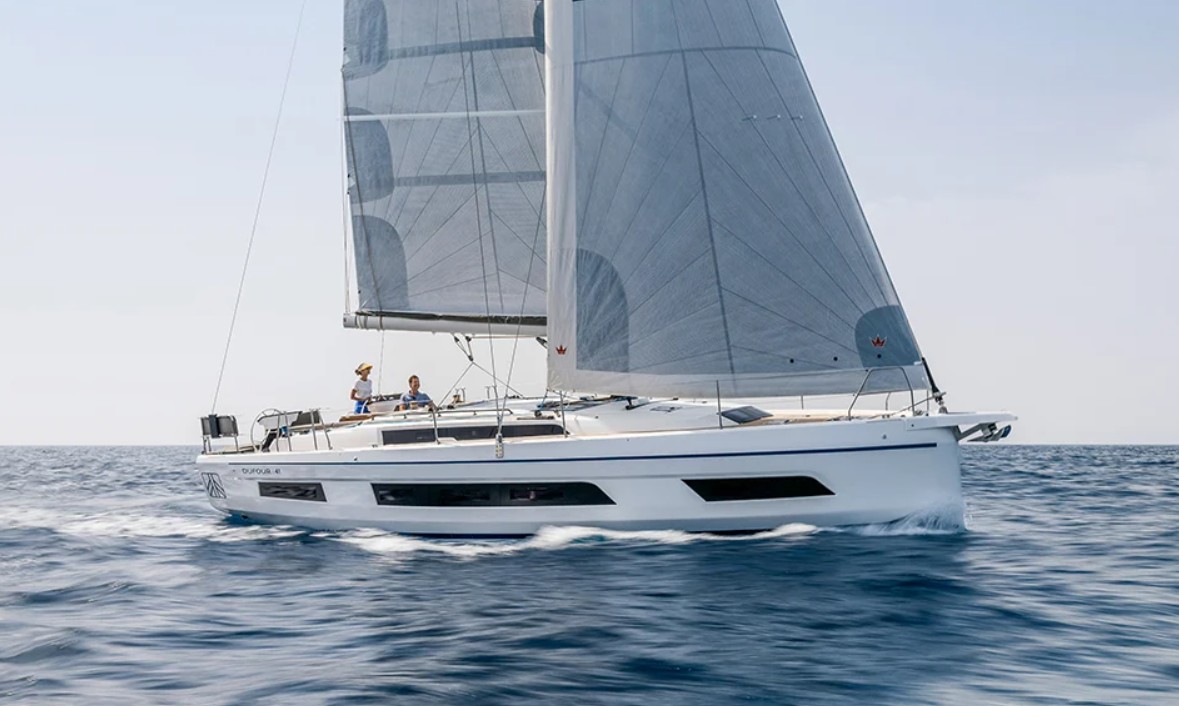 Dufour 41 - 3 cab. — photo 1
